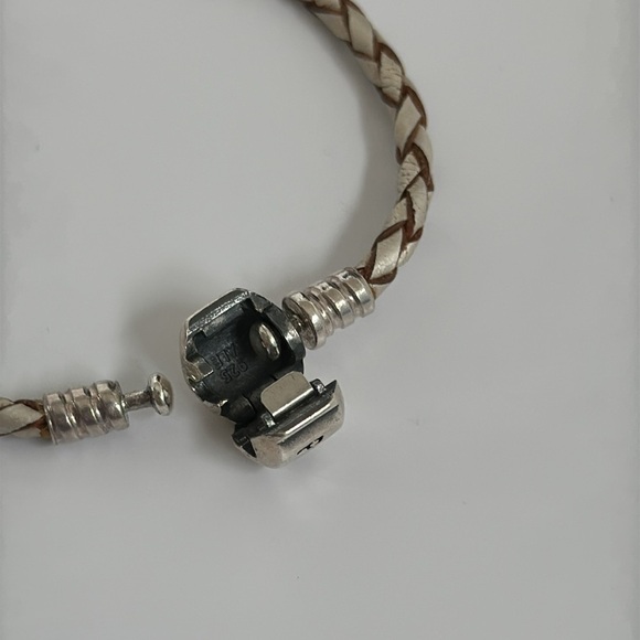 Pandora bracelet​ - Picture 6 of 6